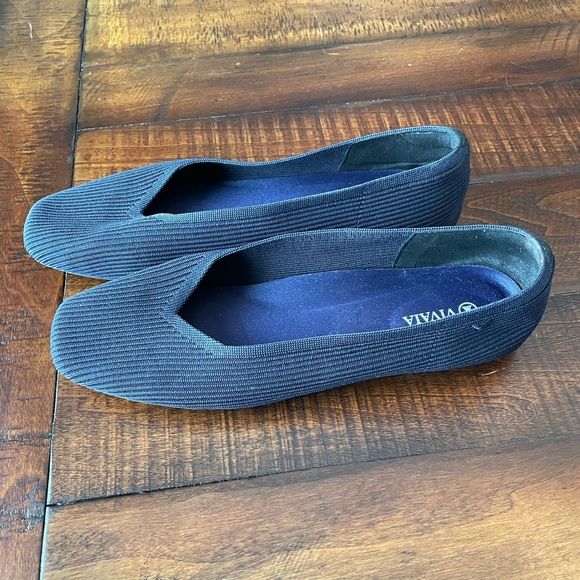 Vivaia Shoes Vivaia Ballet Flats Navy Blue Size 1 Poshmark